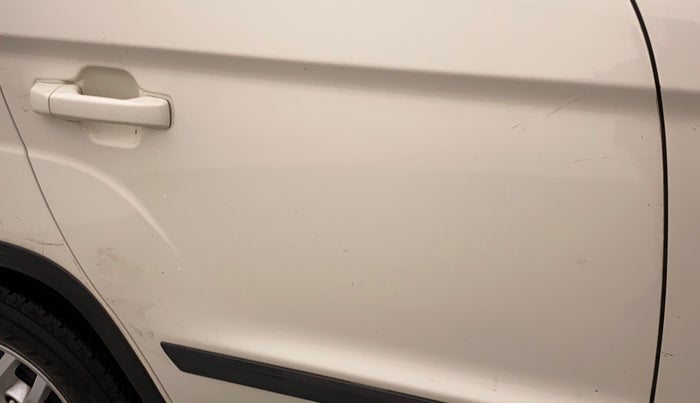 2019 Mahindra TUV300 T8, Diesel, Manual, 23,624 km, Right rear door - Minor scratches