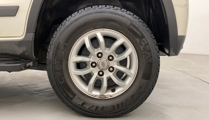 2019 Mahindra TUV300 T8, Diesel, Manual, 23,624 km, Left Rear Wheel