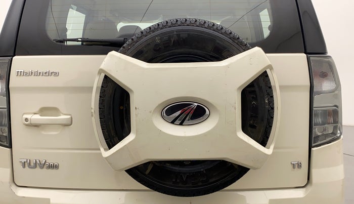 2019 Mahindra TUV300 T8, Diesel, Manual, 23,624 km, Spare Tyre