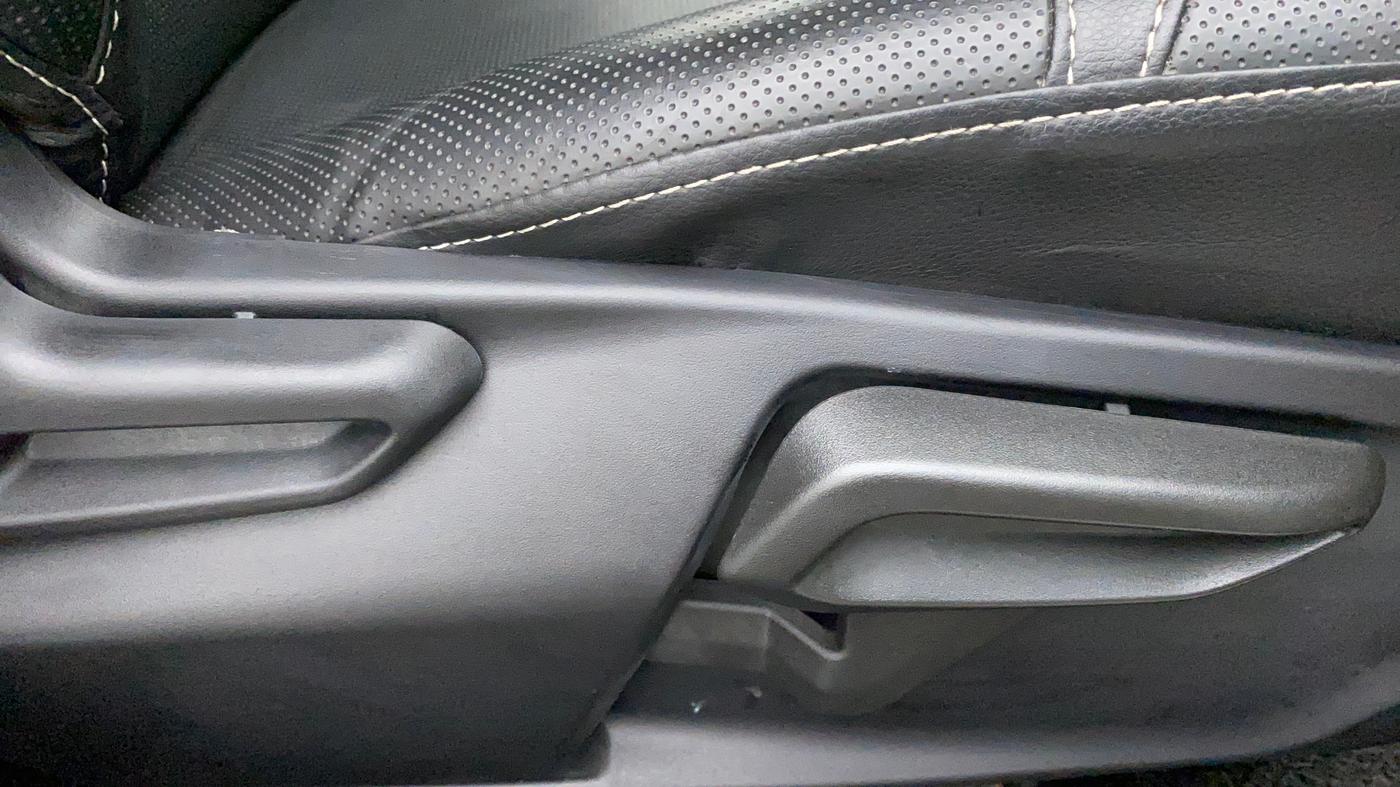 2022 Tata TIGOR XZ PLUS CNG, CNG, Manual, 26,604 km, Driver Side Adjustment Panel