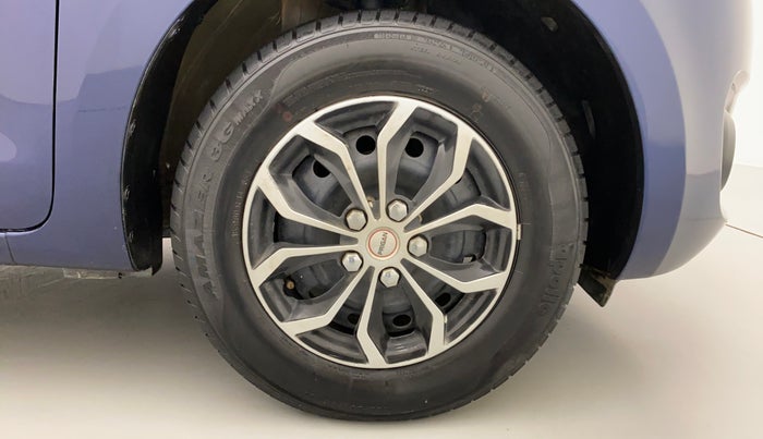 2021 Maruti Swift VXI D, Petrol, Manual, 15,922 km, Right Front Wheel