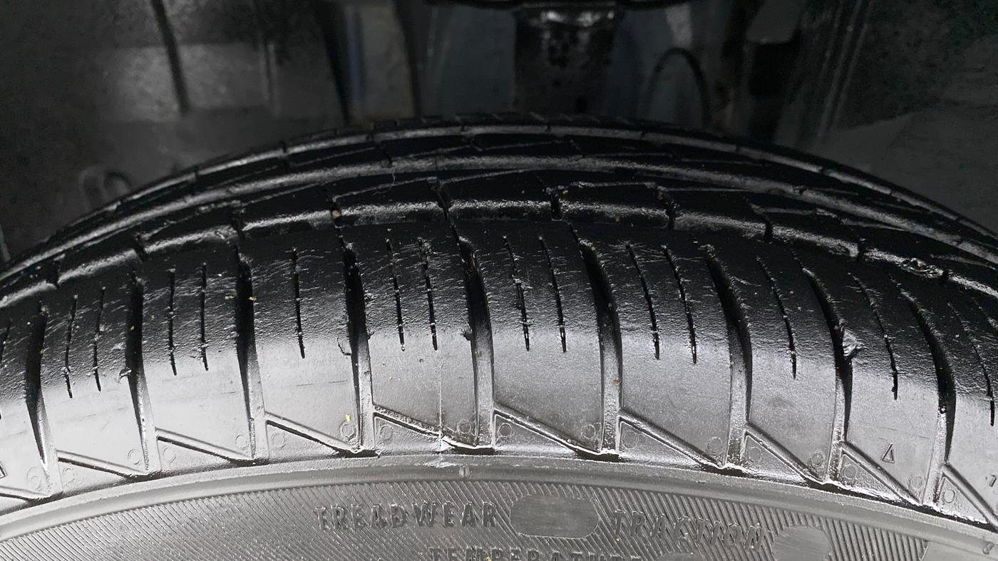 2019 Renault TRIBER RXT, Petrol, Manual, 3,367 km, Left Front Tyre Tread