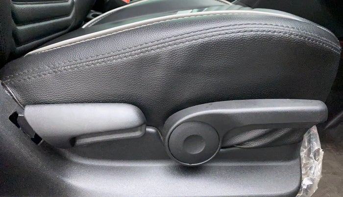 2021 Maruti Vitara Brezza ZXI, Petrol, Manual, 32,454 km, Driver Side Adjustment Panel