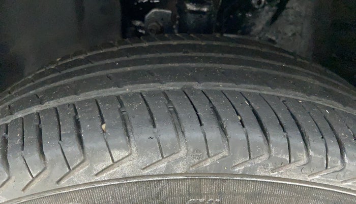 2020 Maruti New Wagon-R LXI CNG 1.0 L, CNG, Manual, 15,152 km, Left Front Tyre Tread