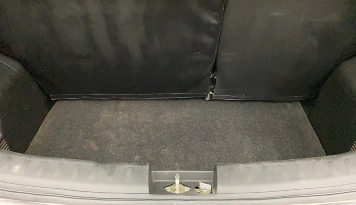 2015 Maruti Swift VXI, Petrol, Manual, 45,513 km, Boot Inside