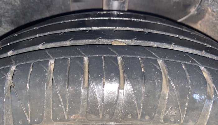 2022 KIA SONET HTK PLUS 1.2, Petrol, Manual, 55,705 km, Left Front Tyre Tread