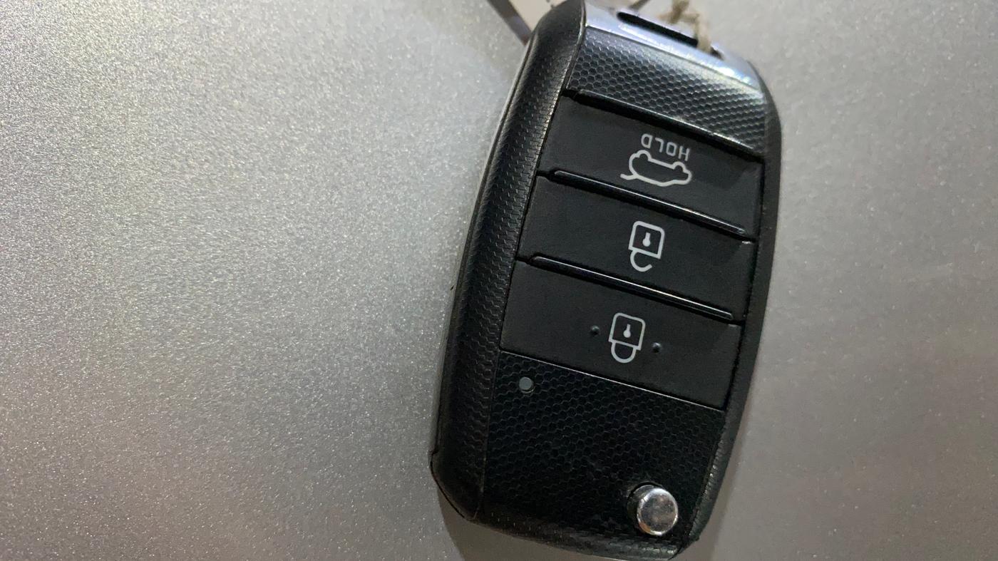 2022 KIA SONET HTK PLUS 1.2, Petrol, Manual, 55,705 km, Key Close Up