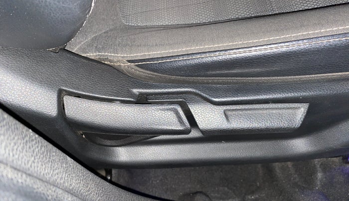 2022 KIA SONET HTK PLUS 1.2, Petrol, Manual, 55,705 km, Driver Side Adjustment Panel