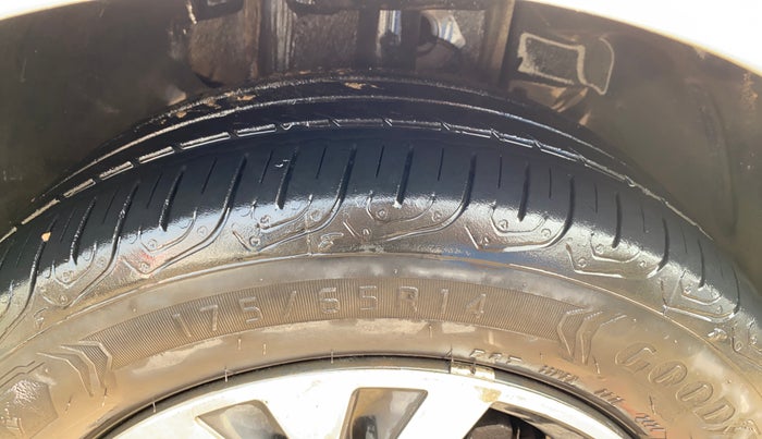 2021 Tata Tiago XZ PETROL, Petrol, Manual, 54,320 km, Right Front Tyre Tread