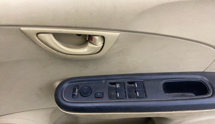 2017 Honda Amaze 1.2L I-VTEC S, CNG, Manual, 72,773 km, Driver Side Door Panels Control