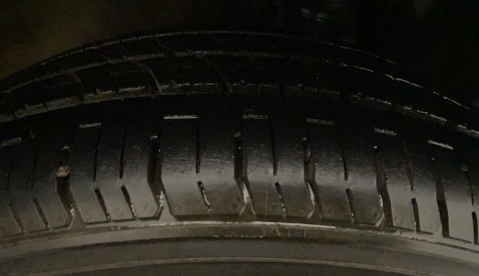 2018 Maruti IGNIS ZETA 1.2, Petrol, Manual, 82,498 km, Right Rear Tyre Tread
