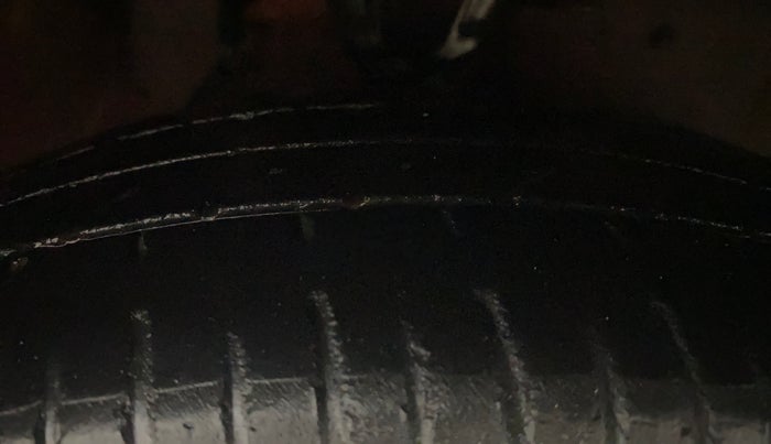 2013 Hyundai Grand i10 MAGNA 1.2 KAPPA VTVT, Petrol, Manual, 40,922 km, Right Front Tyre Tread