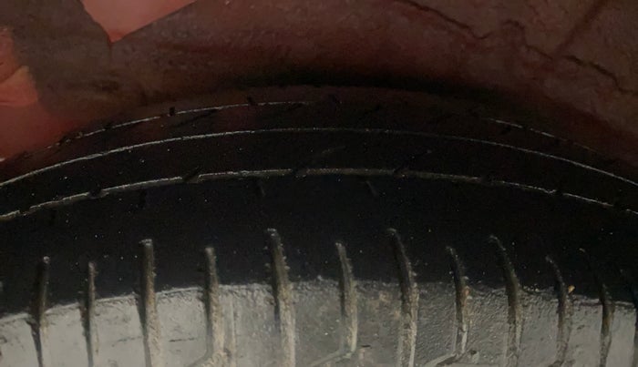 2013 Hyundai Grand i10 MAGNA 1.2 KAPPA VTVT, Petrol, Manual, 40,922 km, Right Rear Tyre Tread