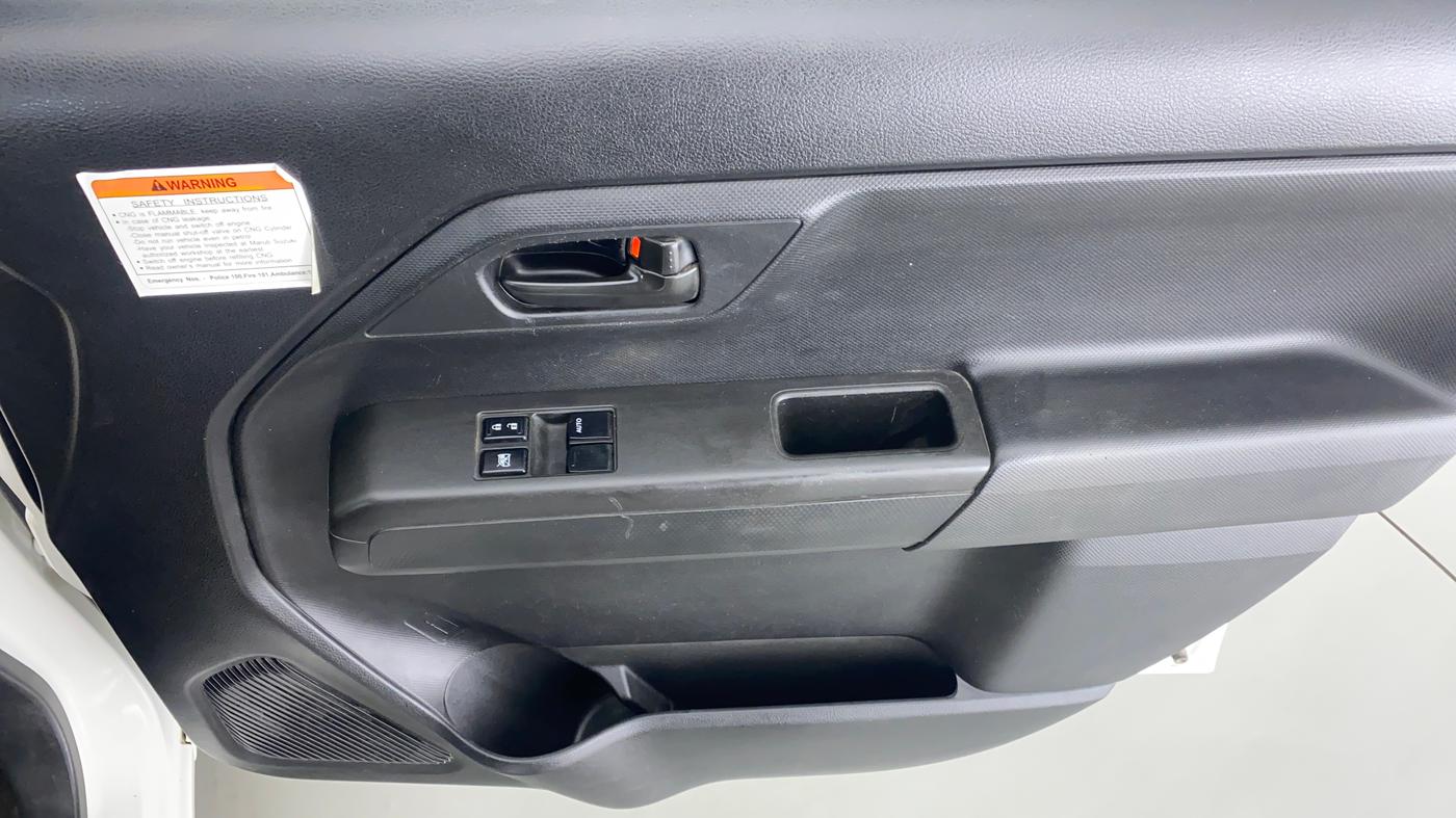 2019 Maruti New Wagon-R LXI CNG 1.0 L, CNG, Manual, 38,889 km, Driver Side Door Panels Control