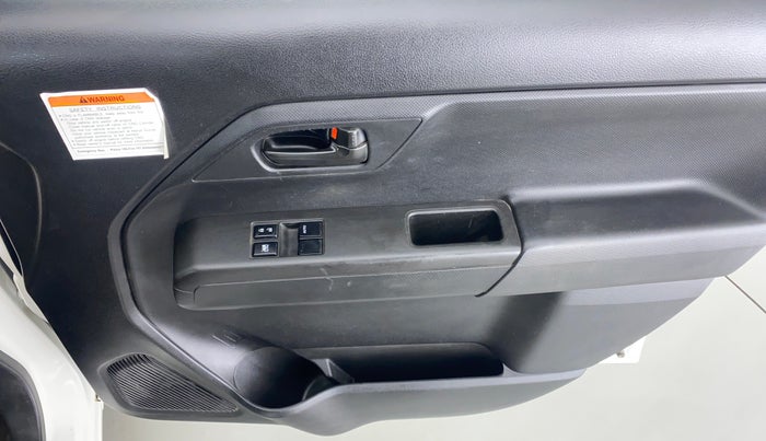 2019 Maruti New Wagon-R LXI CNG 1.0 L, CNG, Manual, 38,889 km, Driver Side Door Panels Control