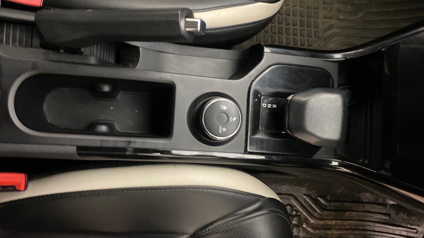 2023 Tata NEXON CREATIVE+ SUNROOF AMT DUAL TONE 1.2 PETROL, Petrol, Automatic, 69,330 km, Gear Lever