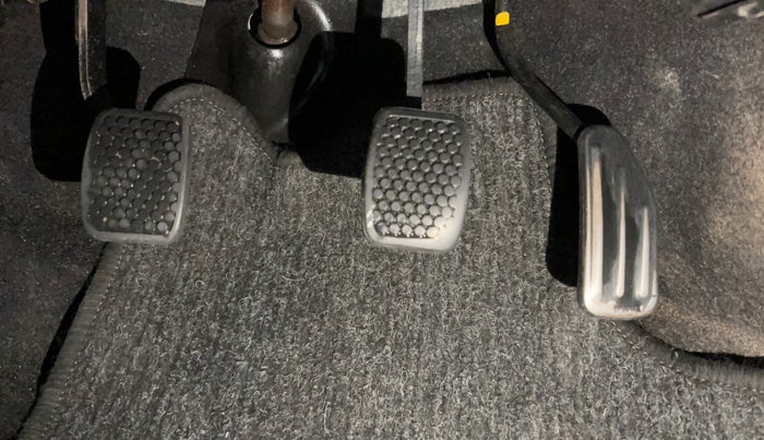 2015 Maruti Alto 800 LXI, Petrol, Manual, 43,979 km, Pedals