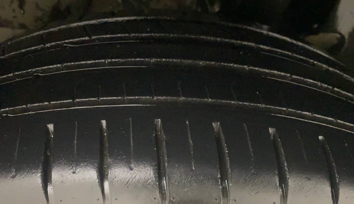 2020 Maruti Swift ZXI PLUS AMT, Petrol, Automatic, 30,409 km, Left Rear Tyre Tread