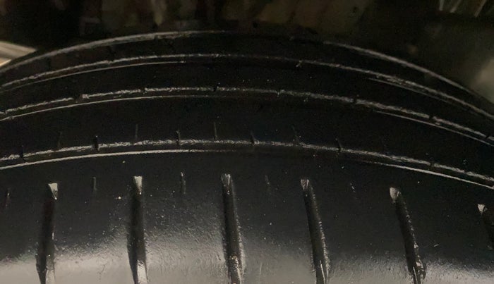 2020 Maruti Swift ZXI PLUS AMT, Petrol, Automatic, 30,409 km, Right Rear Tyre Tread