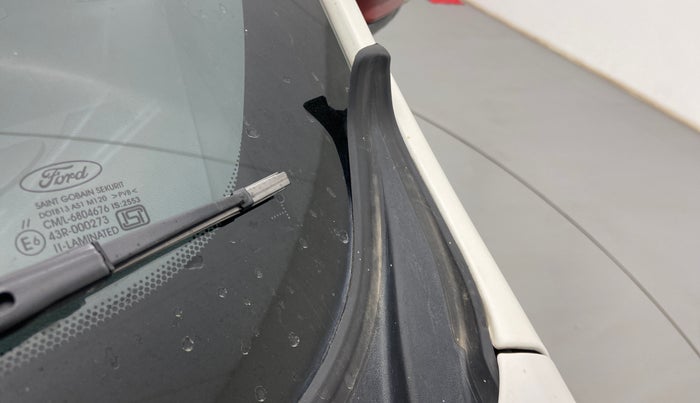 2020 Ford FREESTYLE FLAIR EDITION 1.2 PETROL, Petrol, Manual, 33,881 km, Bonnet (hood) - Cowl vent panel has minor damage
