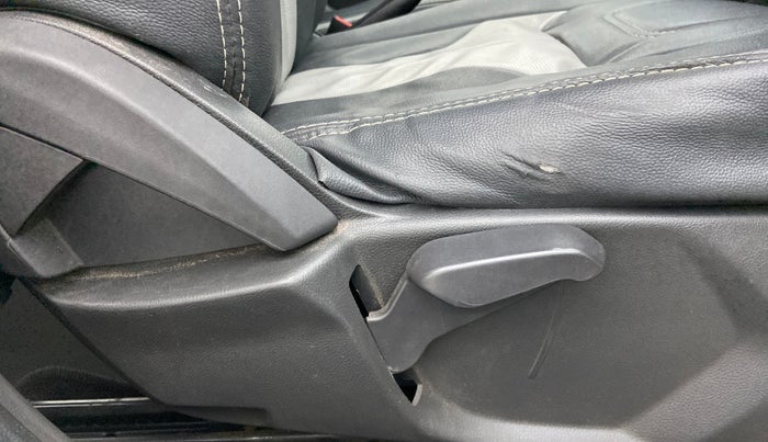 2020 Ford FREESTYLE FLAIR EDITION 1.2 PETROL, Petrol, Manual, 33,881 km, Driver Side Adjustment Panel