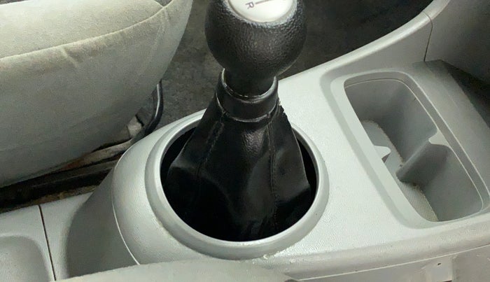 2010 Maruti A Star VXI, Petrol, Manual, 78,668 km, Gear lever - Boot cover slightly torn