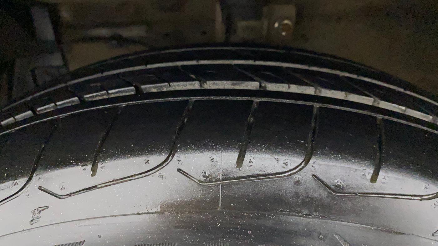 2020 Maruti Ciaz DELTA AT 1.5 SHVS PETROL, Petrol, Automatic, 41,619 km, Left Front Tyre Tread