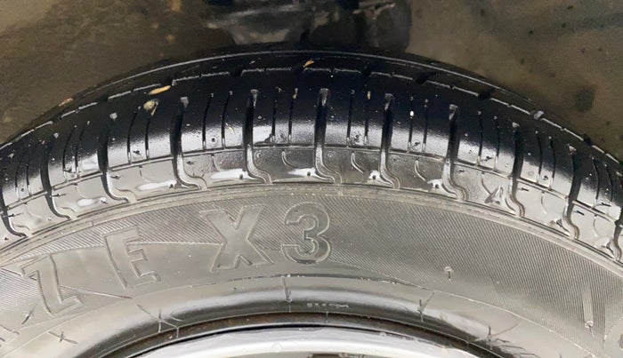 2018 Maruti Alto 800 LXI, CNG, Manual, 43,260 km, Left Front Tyre Tread
