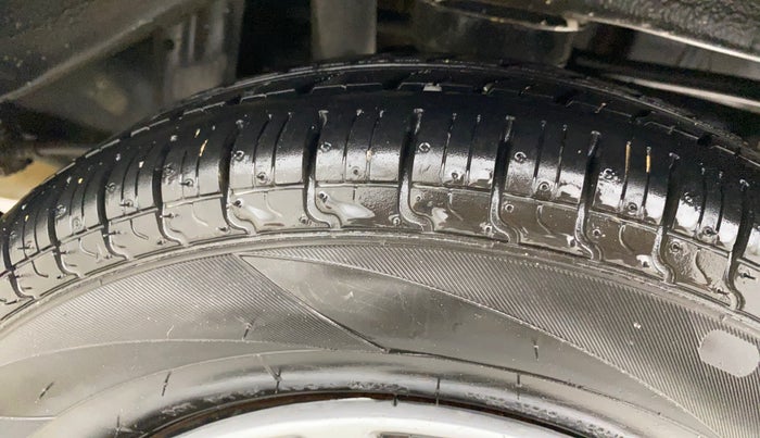 2018 Maruti Alto 800 LXI, CNG, Manual, 43,260 km, Left Rear Tyre Tread