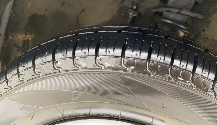 2018 Maruti Alto 800 LXI, CNG, Manual, 43,260 km, Right Front Tyre Tread