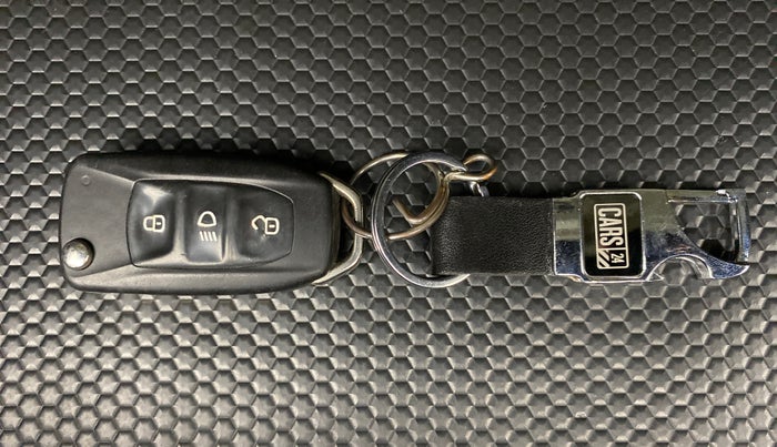 2017 Tata TIGOR Revotron XZA 1.2, Petrol, Automatic, 42,917 km, Key Close Up