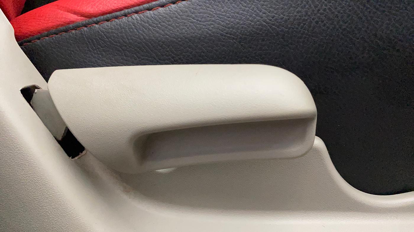 2016 Maruti Celerio VXI, Petrol, Manual, 37,022 km, Driver Side Adjustment Panel