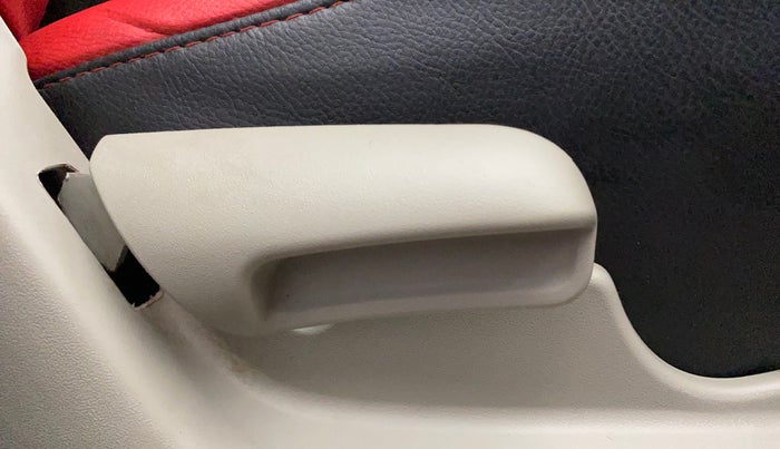 2016 Maruti Celerio VXI, Petrol, Manual, 37,011 km, Driver Side Adjustment Panel