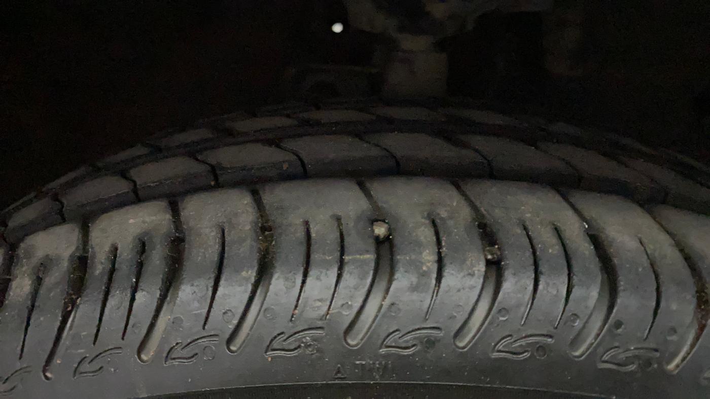 2016 Maruti Celerio VXI, Petrol, Manual, 37,022 km, Right Front Tyre Tread