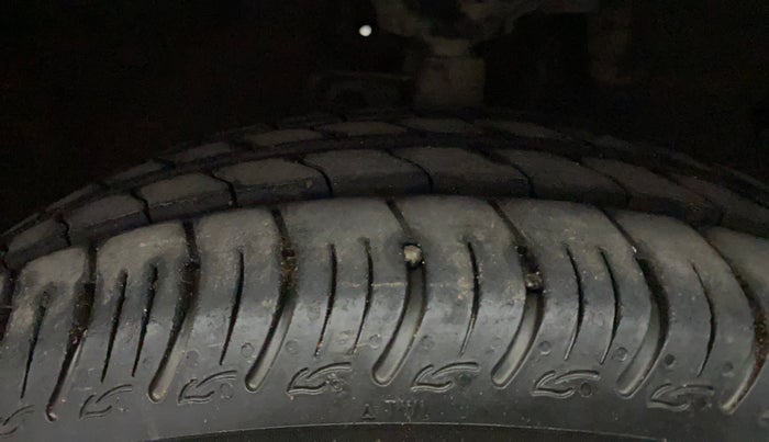 2016 Maruti Celerio VXI, Petrol, Manual, 37,011 km, Right Front Tyre Tread