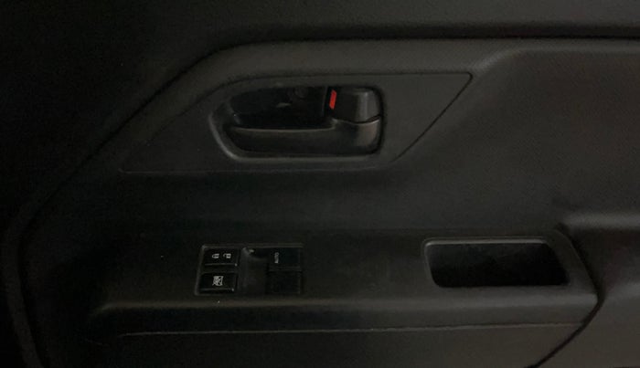 2021 Maruti New Wagon-R LXI CNG (O) 1.0, CNG, Manual, 23,610 km, Driver Side Door Panels Control