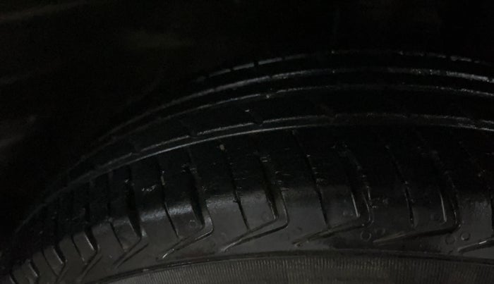 2021 Maruti New Wagon-R LXI CNG (O) 1.0, CNG, Manual, 23,610 km, Right Front Tyre Tread