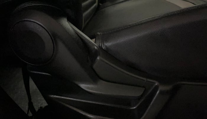 2021 Maruti New Wagon-R LXI CNG (O) 1.0, CNG, Manual, 23,610 km, Driver Side Adjustment Panel