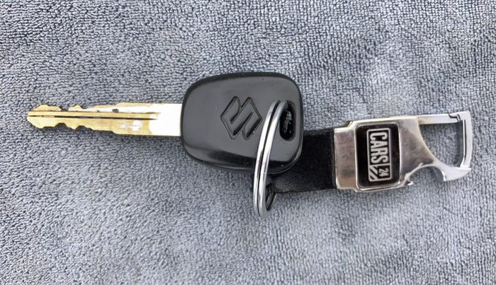 2013 Maruti Wagon R 1.0 LXI, Petrol, Manual, 38,879 km, Key Close Up