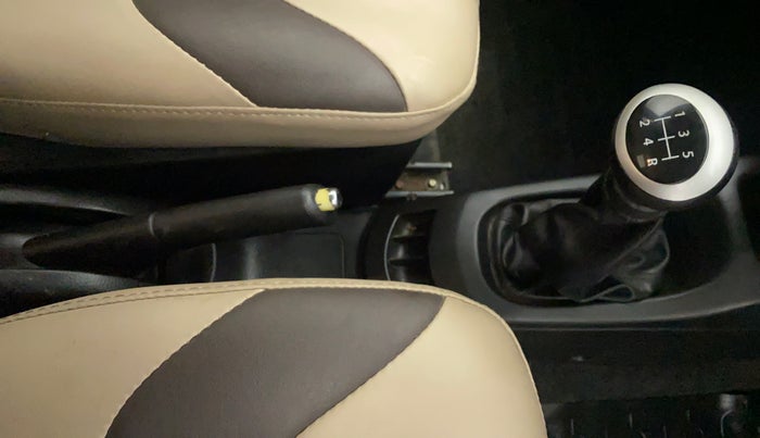 2013 Maruti Wagon R 1.0 VXI, Petrol, Manual, 50,334 km, Gear Lever