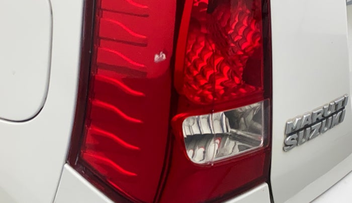 2013 Maruti Wagon R 1.0 VXI, Petrol, Manual, 50,334 km, Left tail light - Minor damage