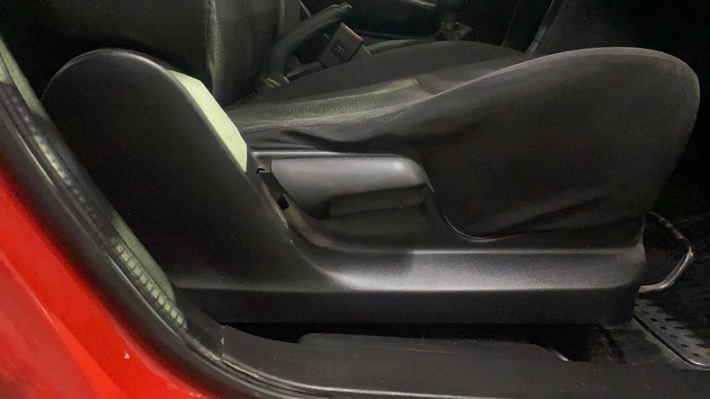 2016 Maruti Swift LXI (O), CNG, Manual, 91,862 km, Driver Side Adjustment Panel