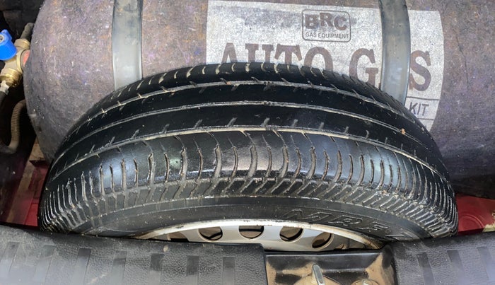 2016 Maruti Swift LXI (O), CNG, Manual, 91,835 km, Spare Tyre