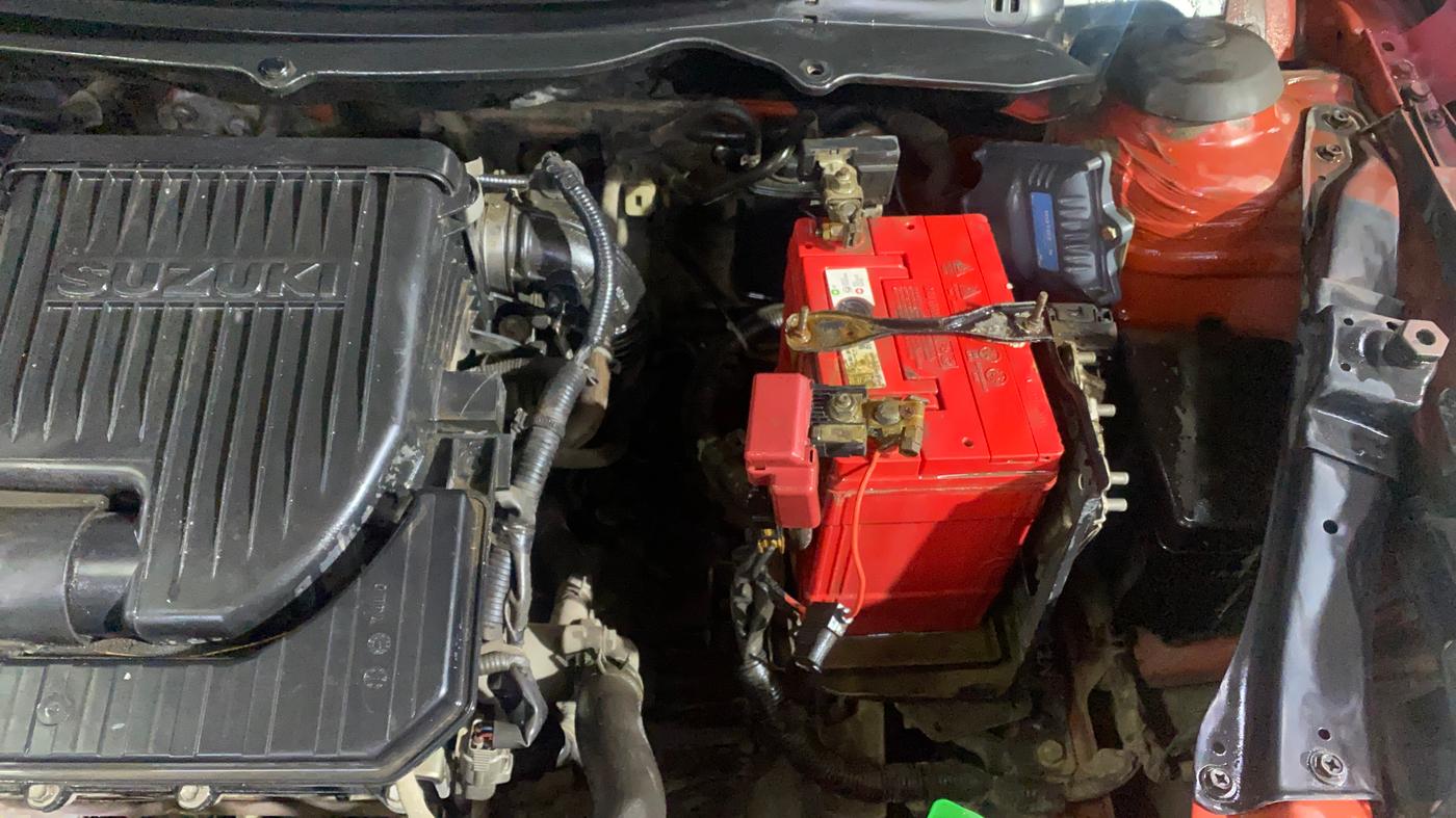2016 Maruti Swift LXI (O), CNG, Manual, 91,862 km, Engine View - Left