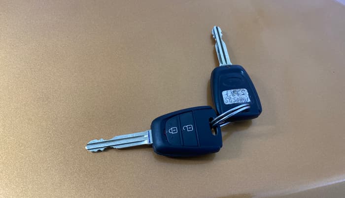 2013 Hyundai i10 MAGNA 1.2, CNG, Manual, 34,730 km, Key Close Up