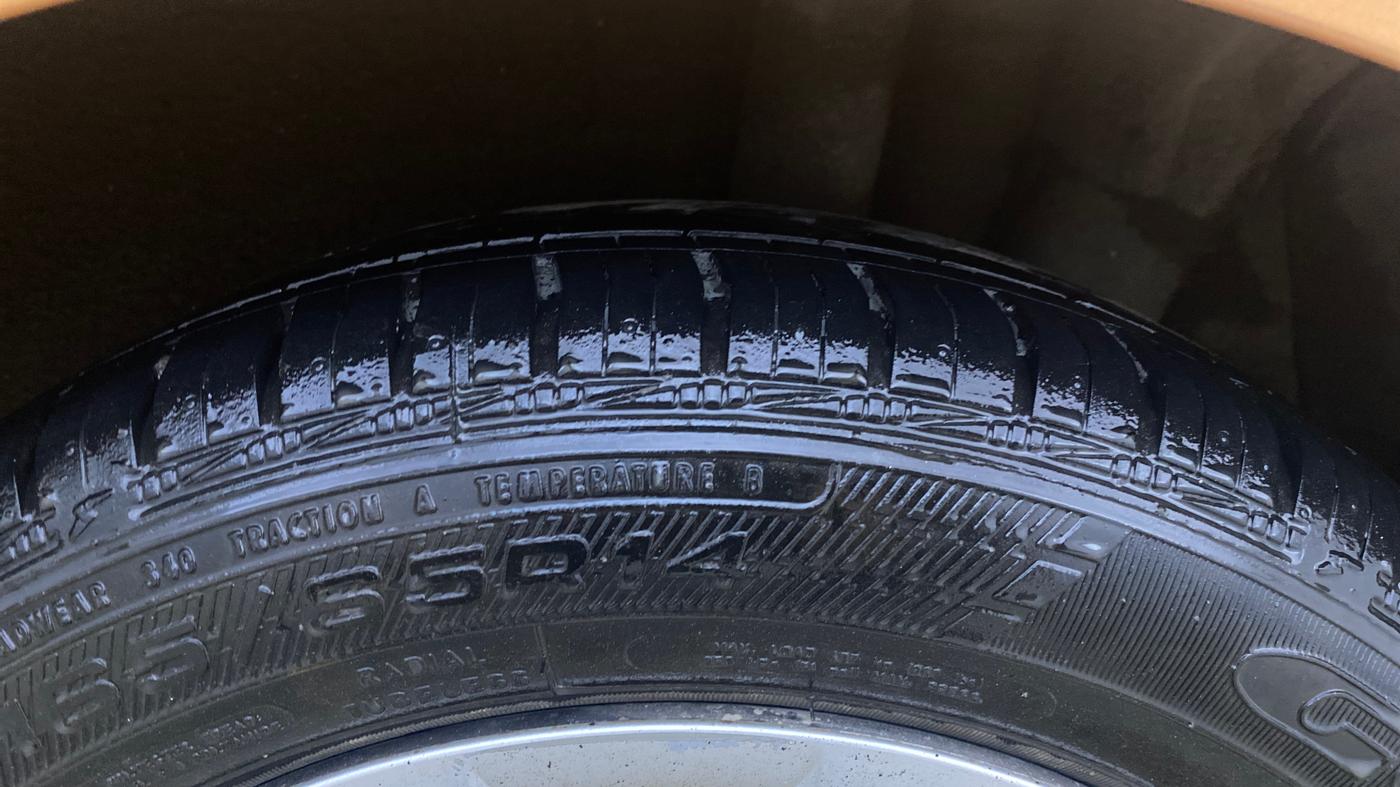 2013 Hyundai i10 MAGNA 1.2, CNG, Manual, 34,730 km, Left Rear Tyre Tread