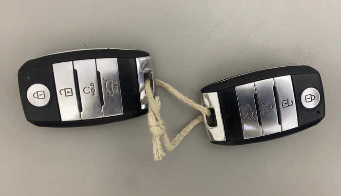 2021 KIA SONET HTX ANNIVERSARY EDITION 1.5 AT, Diesel, Automatic, 55,456 km, Key Close Up