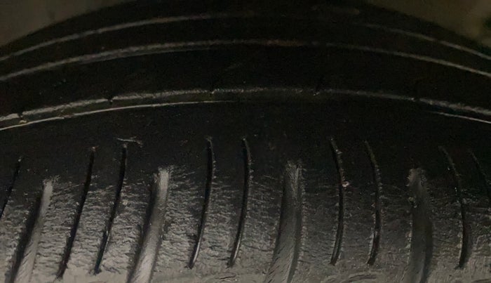 2021 KIA SONET HTX ANNIVERSARY EDITION 1.5 AT, Diesel, Automatic, 55,456 km, Left Front Tyre Tread