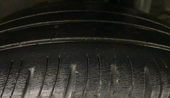 2021 KIA SONET HTX ANNIVERSARY EDITION 1.5 AT, Diesel, Automatic, 55,456 km, Left Rear Tyre Tread