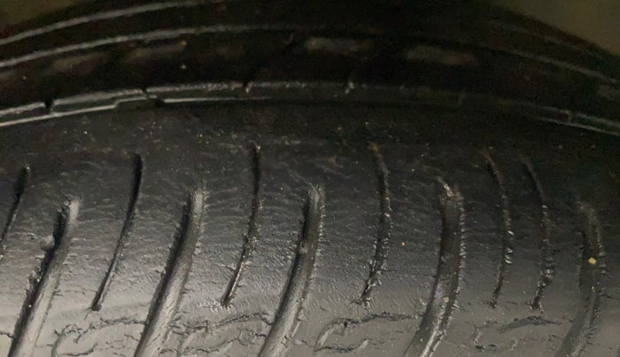 2021 KIA SONET HTX ANNIVERSARY EDITION 1.5 AT, Diesel, Automatic, 55,456 km, Right Front Tyre Tread